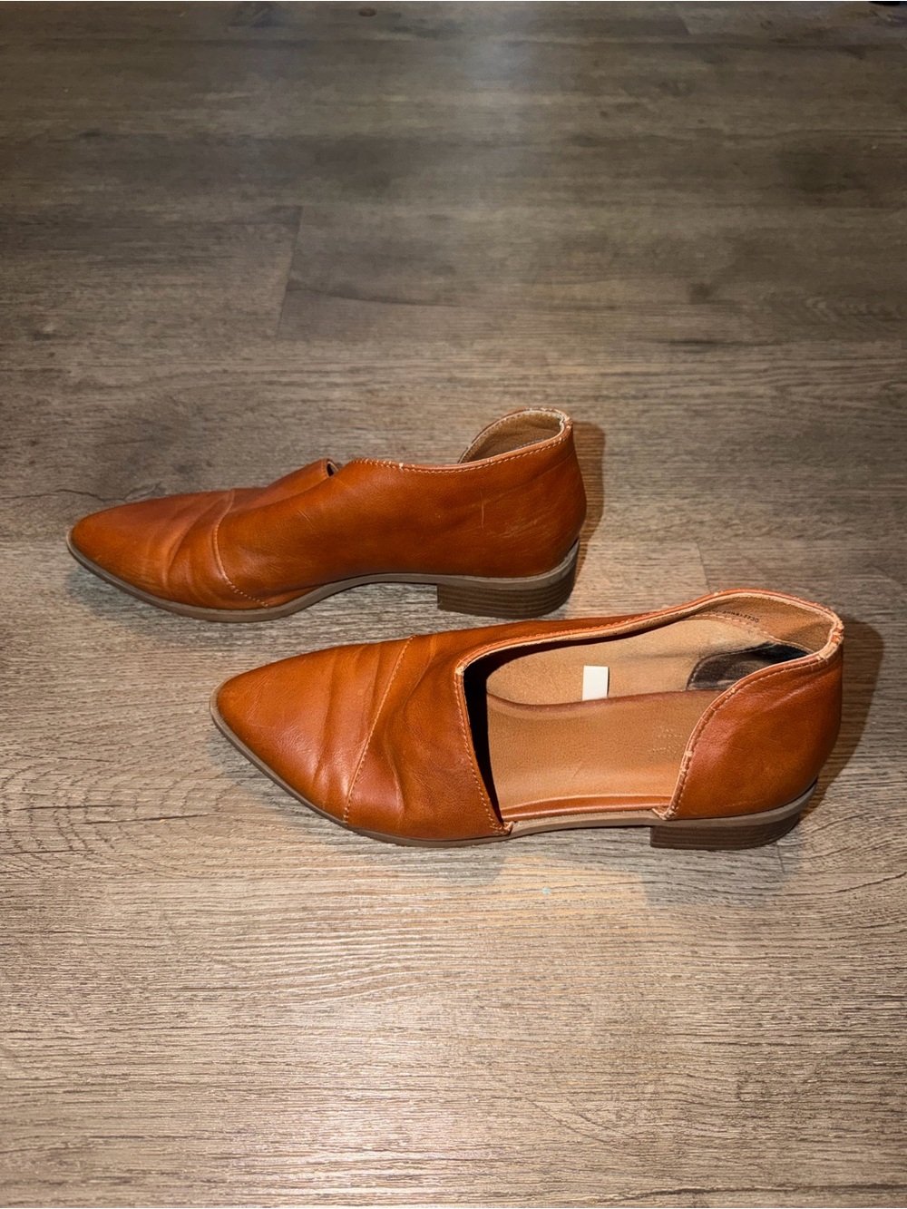 Universal Thread Women's Tan Pointed D'Orsay Flats